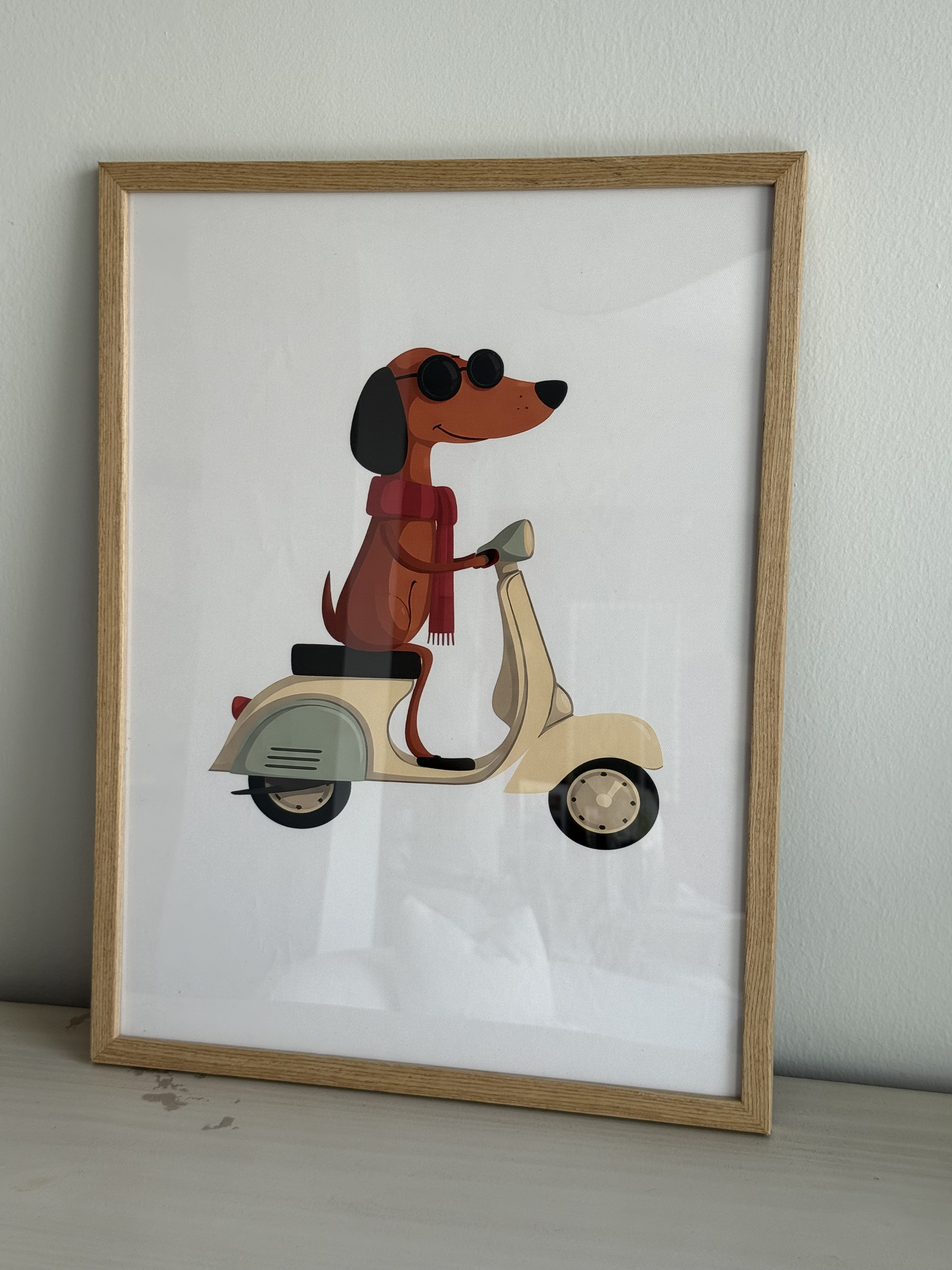 Cuadro de perrito en moto beige